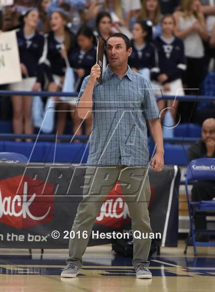 Thumbnail 1 in Loyola vs. Corona Del Mar (CIF SS D1 Final) photogallery.