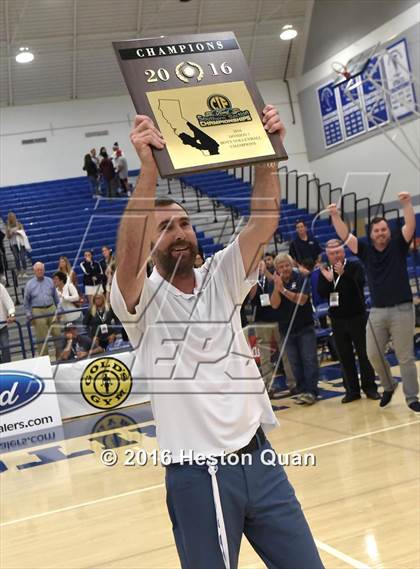 Thumbnail 2 in Loyola vs. Corona Del Mar (CIF SS D1 Final) photogallery.