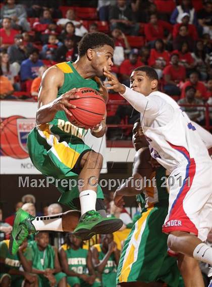 Thumbnail 2 in Pender vs. North Rowan (NCHSAA 1A Final) photogallery.