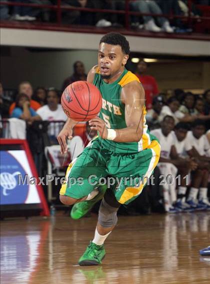 Thumbnail 3 in Pender vs. North Rowan (NCHSAA 1A Final) photogallery.