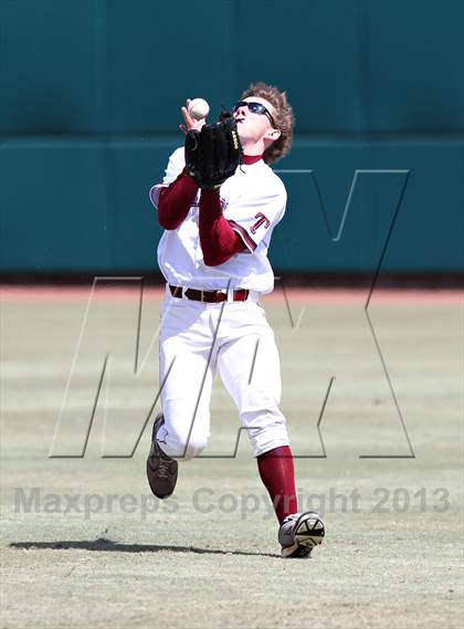 Thumbnail 1 in Tullahoma vs. Mater Dei (National High School Invitational) photogallery.