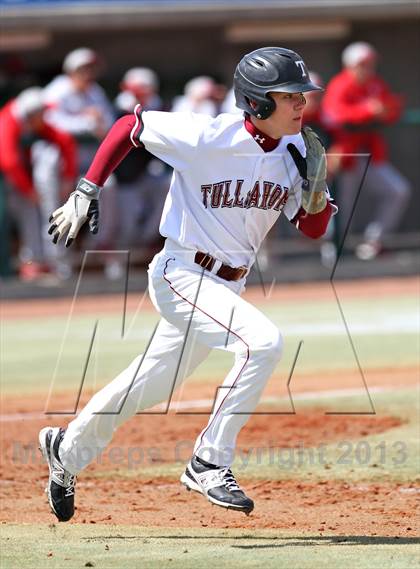 Thumbnail 3 in Tullahoma vs. Mater Dei (National High School Invitational) photogallery.