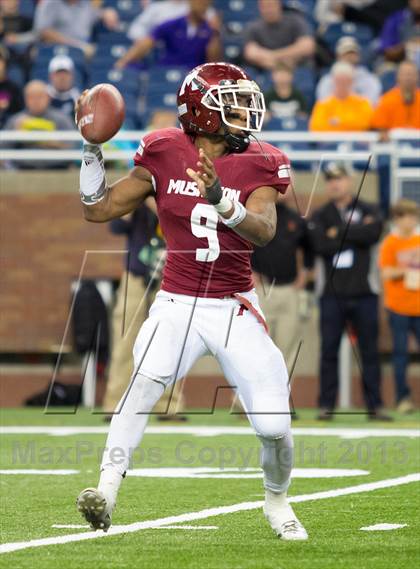 Thumbnail 1 in Brother Rice vs Muskegon (MHSAA Division 2 Final) photogallery.