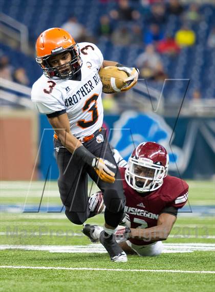 Thumbnail 3 in Brother Rice vs Muskegon (MHSAA Division 2 Final) photogallery.