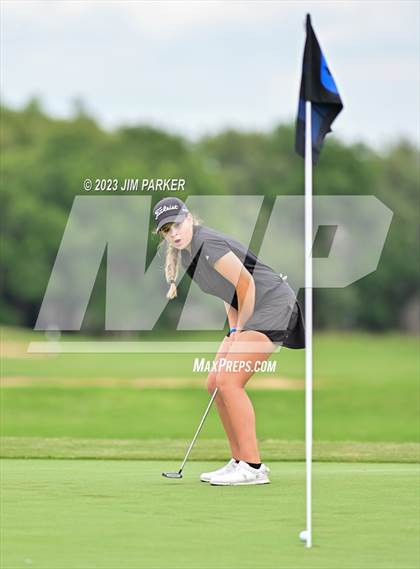 Thumbnail 3 in UIL 6A State Championship photogallery.