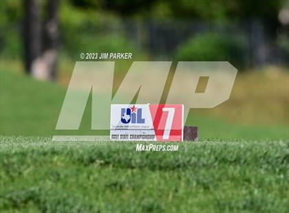 Thumbnail 2 in UIL 6A State Championship photogallery.