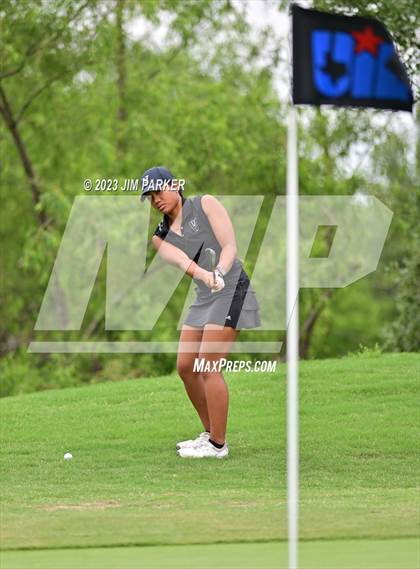 Thumbnail 1 in UIL 6A State Championship photogallery.