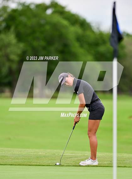 Thumbnail 3 in UIL 6A State Championship photogallery.