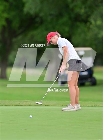 Thumbnail 3 in UIL 6A State Championship photogallery.
