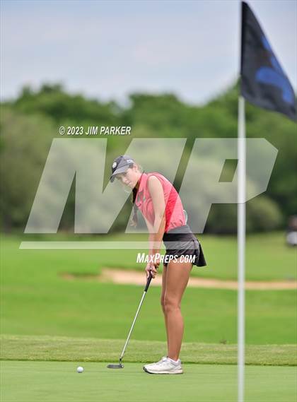 Thumbnail 3 in UIL 6A State Championship photogallery.
