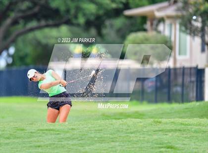 Thumbnail 1 in UIL 6A State Championship photogallery.