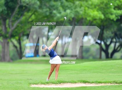 Thumbnail 3 in UIL 6A State Championship photogallery.