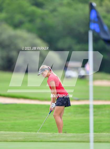 Thumbnail 3 in UIL 6A State Championship photogallery.