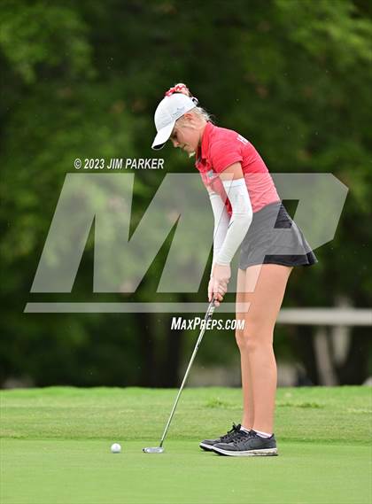 Thumbnail 3 in UIL 6A State Championship photogallery.