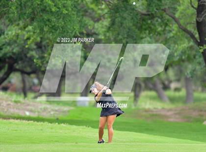 Thumbnail 1 in UIL 6A State Championship photogallery.