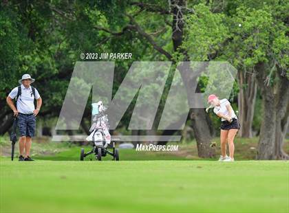 Thumbnail 2 in UIL 6A State Championship photogallery.