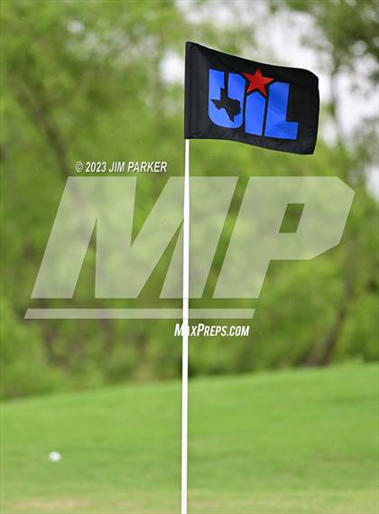 Thumbnail 3 in UIL 6A State Championship photogallery.