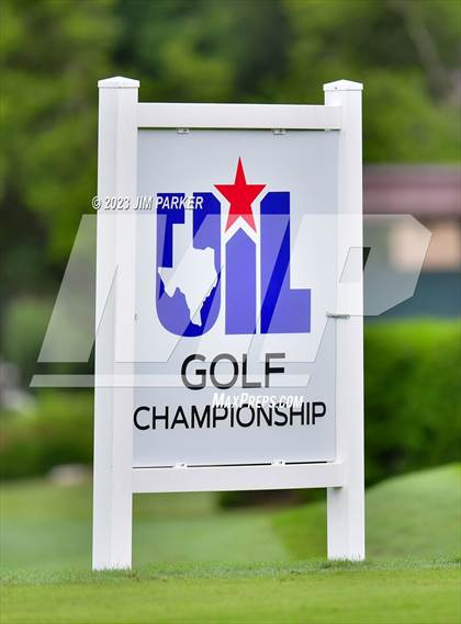 Thumbnail 1 in UIL 6A State Championship photogallery.