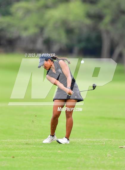 Thumbnail 3 in UIL 6A State Championship photogallery.