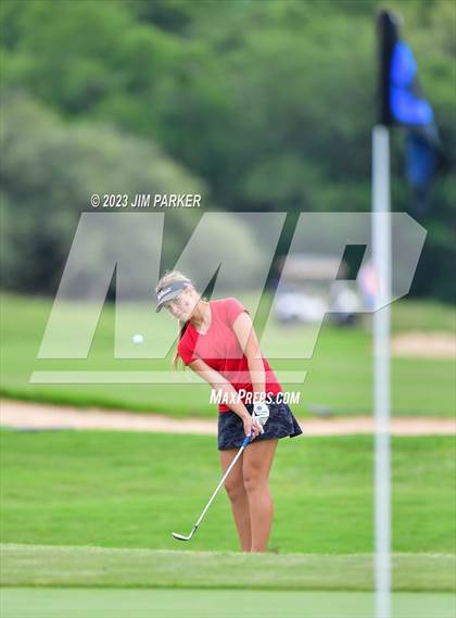 Thumbnail 1 in UIL 6A State Championship photogallery.