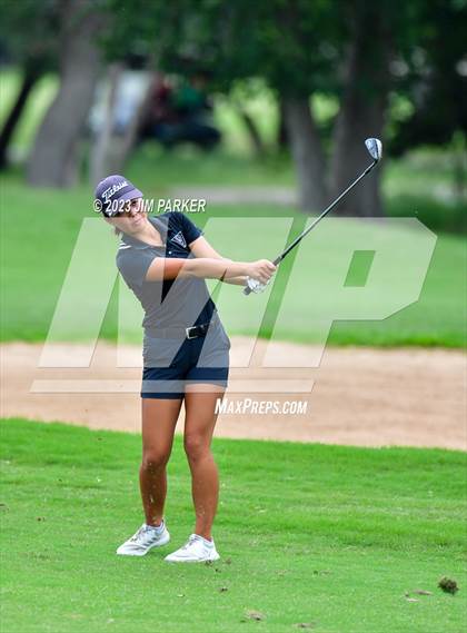 Thumbnail 3 in UIL 6A State Championship photogallery.