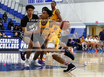 Thumbnail 2 in Rancho Christian vs. Ribet Academy photogallery.