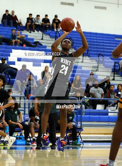 Thumbnail 3 in Rancho Christian vs. Ribet Academy photogallery.
