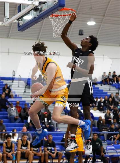 Thumbnail 3 in Rancho Christian vs. Ribet Academy photogallery.
