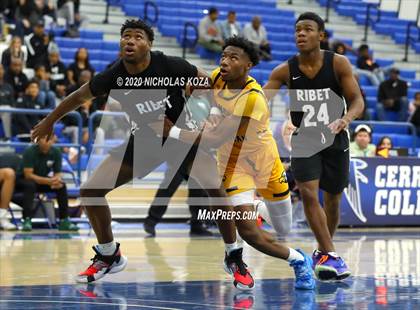 Thumbnail 2 in Rancho Christian vs. Ribet Academy photogallery.