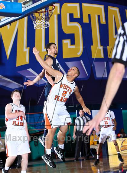 Thumbnail 2 in Poughkeepsie vs White Plains (Hoops For A Cure Extravaganza) photogallery.