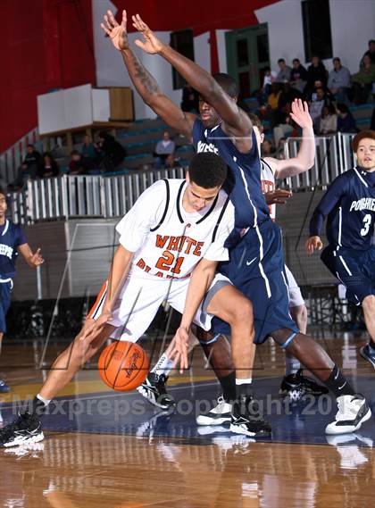 Thumbnail 3 in Poughkeepsie vs White Plains (Hoops For A Cure Extravaganza) photogallery.