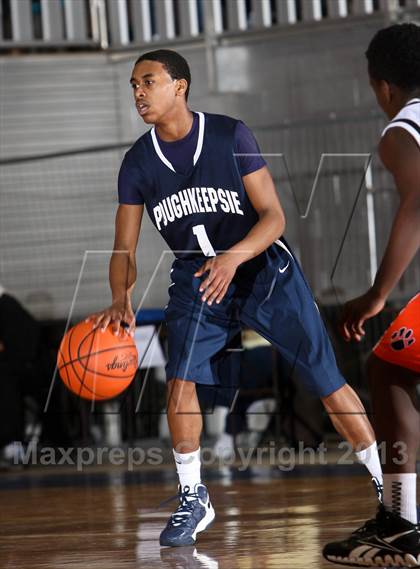 Thumbnail 1 in Poughkeepsie vs White Plains (Hoops For A Cure Extravaganza) photogallery.