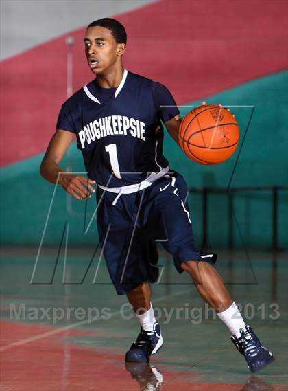 Thumbnail 3 in Poughkeepsie vs White Plains (Hoops For A Cure Extravaganza) photogallery.