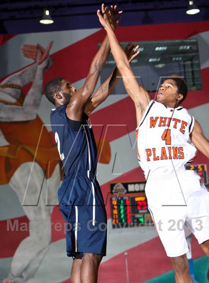 Thumbnail 2 in Poughkeepsie vs White Plains (Hoops For A Cure Extravaganza) photogallery.