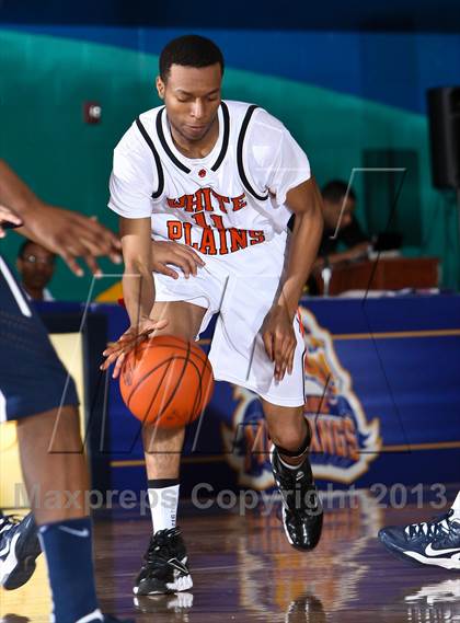 Thumbnail 2 in Poughkeepsie vs White Plains (Hoops For A Cure Extravaganza) photogallery.