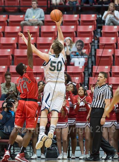 Thumbnail 2 in La Costa Canyon vs Hoover (CIF SDS D2 Final) photogallery.