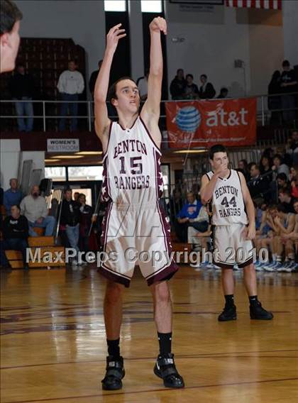 Thumbnail 2 in Benton v. Pinckneyville (Benton Invitational Tournament) photogallery.