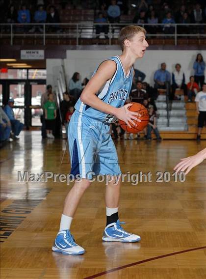Thumbnail 1 in Benton v. Pinckneyville (Benton Invitational Tournament) photogallery.