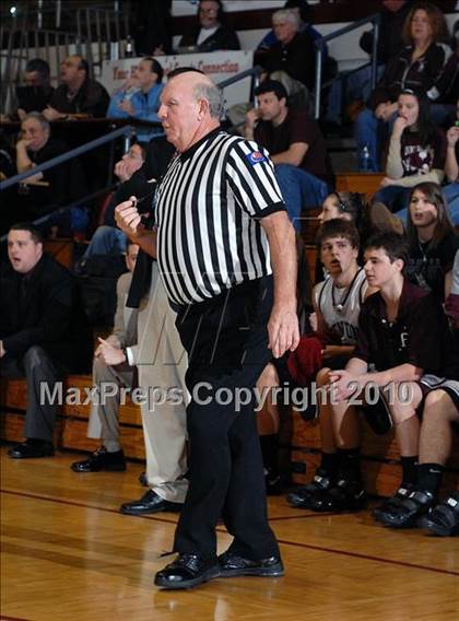 Thumbnail 3 in Benton v. Pinckneyville (Benton Invitational Tournament) photogallery.
