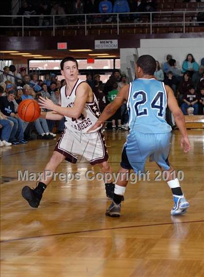 Thumbnail 3 in Benton v. Pinckneyville (Benton Invitational Tournament) photogallery.