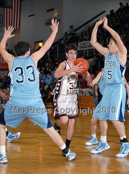 Thumbnail 2 in Benton v. Pinckneyville (Benton Invitational Tournament) photogallery.