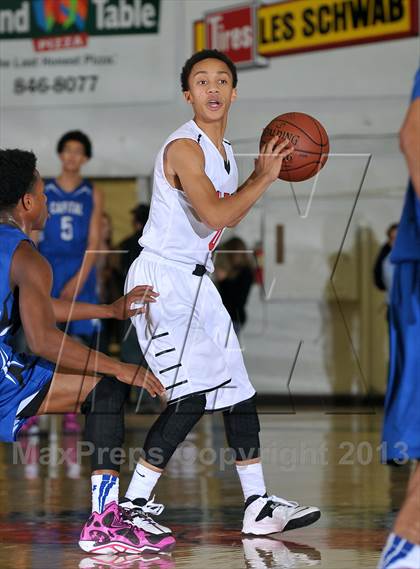 Thumbnail 3 in Capital Christian vs. Salesian (60th Gridley Invitational) photogallery.