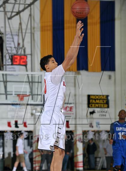 Thumbnail 2 in Capital Christian vs. Salesian (60th Gridley Invitational) photogallery.
