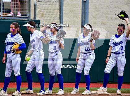 Thumbnail 1 in Aubrey vs. Robinson (UIL Softball 4A Div 2 Final) photogallery.