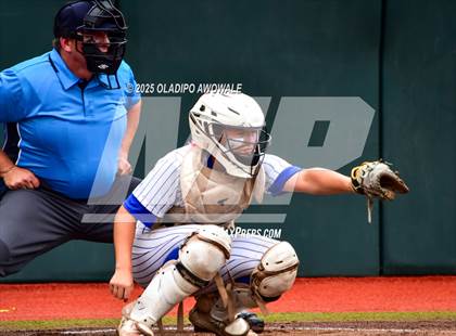 Thumbnail 3 in Aubrey vs. Robinson (UIL Softball 4A Div 2 Final) photogallery.