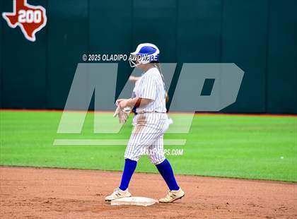 Thumbnail 2 in Aubrey vs. Robinson (UIL Softball 4A Div 2 Final) photogallery.