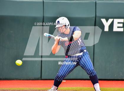 Thumbnail 3 in Aubrey vs. Robinson (UIL Softball 4A Div 2 Final) photogallery.
