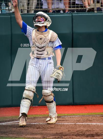 Thumbnail 1 in Aubrey vs. Robinson (UIL Softball 4A Div 2 Final) photogallery.
