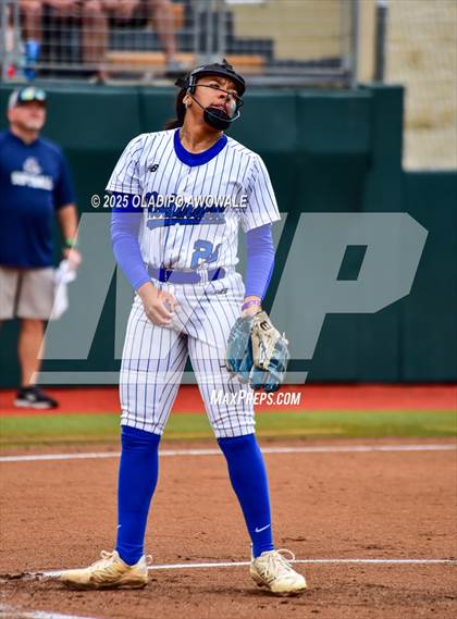Thumbnail 2 in Aubrey vs. Robinson (UIL Softball 4A Div 2 Final) photogallery.