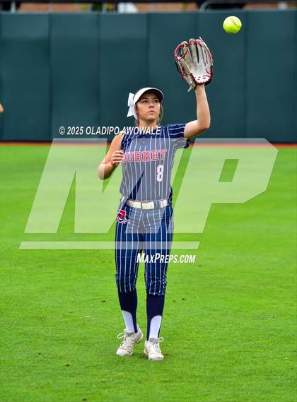 Thumbnail 2 in Aubrey vs. Robinson (UIL Softball 4A Div 2 Final) photogallery.
